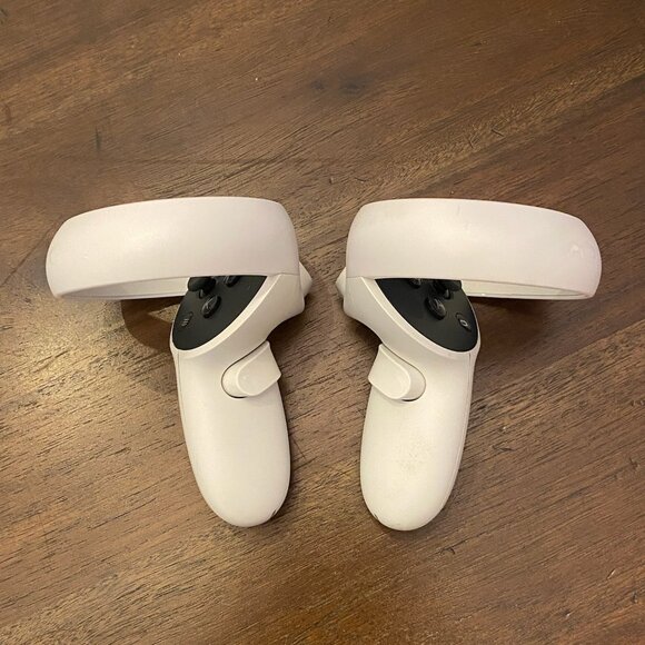 Meta Quest 2 Controllers - Picture 1 of 4